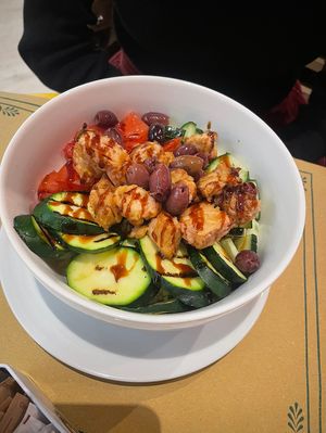 Bowl with vegan salmon  at Juice Bio Bistrot in Pavia