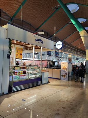 Restaurante entre puerta K74 y K75 at MAD - Aloha Poké - T4 in Madrid
