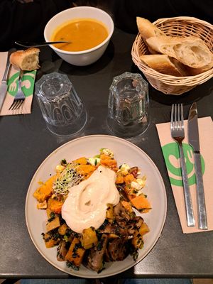  at Positive Déli in Versailles