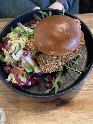 Crispy Auberginen Burger  at Blattgold in Hamburg