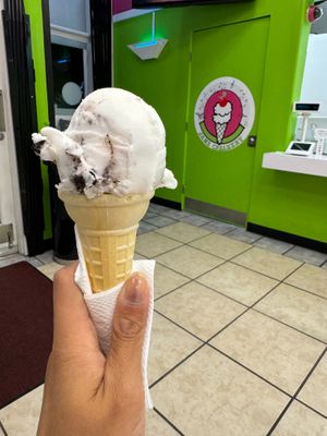 Cookies N Cream Scoop at Jamz Creamery in Inglewood