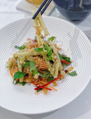 Crunchy morning glory salad. This place uses only fresh and natural ingredients from mushroom, vegetables, flowers, beans... at Rice On Rice in Nha Trang