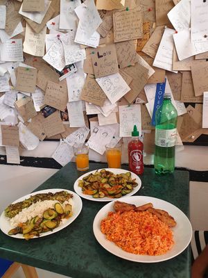 Frisches Gemüse, Sojasteaks, Reis & Zuchinipuffer at Vege Fast Food in Split