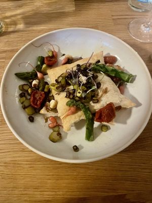 grüner Spargel mit Blätterteig   at Unterfreunden in Luebeck