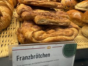 vegan cinnamon danish  at Kamps in Frankfurt