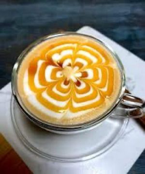 Macchiato com caramelo  at Tian Jie in Nazare