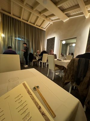 Indoor Space  at FEN Cucina Cantonese in Como