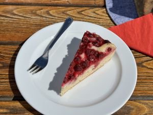 Himbeer -Haselnusskuchen  at Gletscher 2600 in Garmisch-partenkirchen