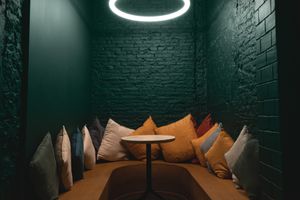 We also have a bench seat for the enthusiasts. at Momade Cupcakes in Brussels