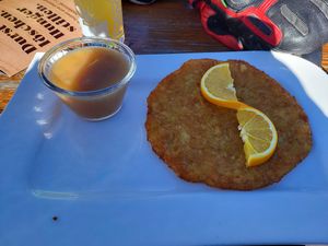 Hausgemachtes Röschti mit Apfelmus at Ifenhütte in Hirschegg