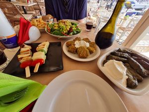 Melange végé-vegan at Glossitses in Crete
