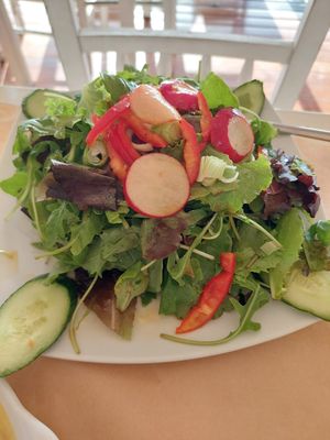 Green salad at Glossitses in Crete