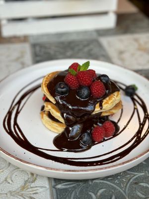 Nutella pancakes at Viatger Café in Barcelona