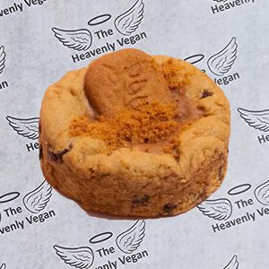 Craving a cookie that is next-level delicious? Our Biscoff-filled cookies are just what you need! These cookies are a match made in dessert heaven at Heavenly Vegan Coffi in Barry