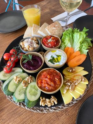 Beco's Special Mezze - A /Users/danielesalomone/Desktop/FOTO RISTO/IMG_2660.jpegselection of traditional middle eastern appetizers and chef’s creations, served with vegetables an at Beco do Sol Cafè Restaurant in Barao De Sao Joao