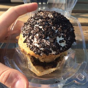 cookies and cream cupcake at Nora Cupcake in Middletown