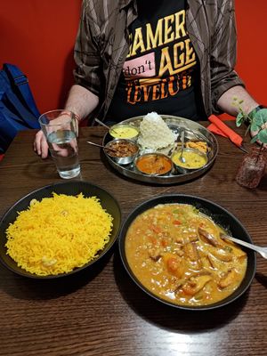 Vorne Gemüsecurry hinten Piddu mit 3 Gemüsecurry at Sweet Chilli in Dortmund