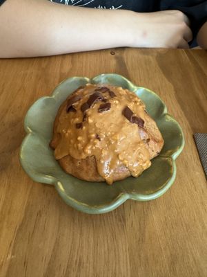 Cookie beurre de cacahouète et chocolat au lait vegan  at Helen's Book in Paris