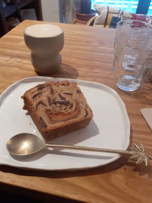 vegan Banana bread with peanut butter at Helen's Book in Paris