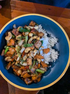 Tofu with cashew nuts at Hungry Veggies in Moalboal