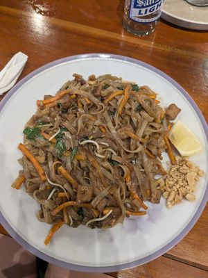 Tofu pad thai (no egg) at Hungry Veggies in Moalboal