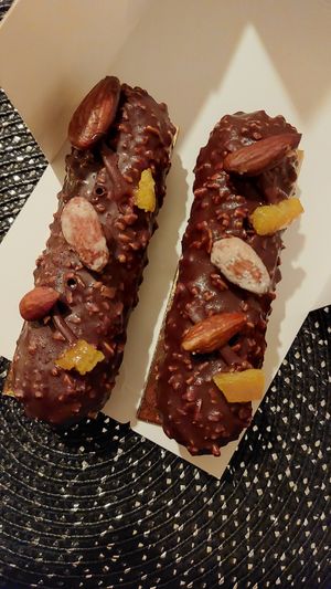 Bûchettes amande givrée at Pepite in Brussels