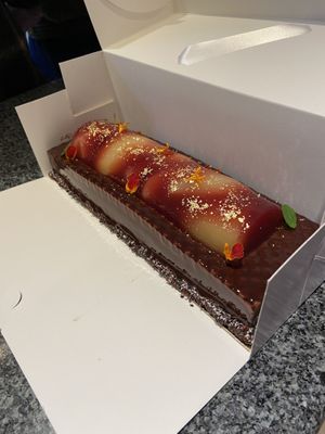 Bûche 1 (45€)  at Pepite in Brussels