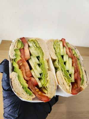 Homade Hummus with all the vegetables and avocado. Fresh and refreshing at Bagel's Dream in George Town