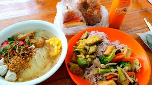 Skillful cook at Vegetarian Food Health Kitchen - ครัวสุขภาพอาหารเจ อ in Udon Thani