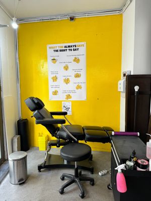  at L'Abeille Blanche in Brussels