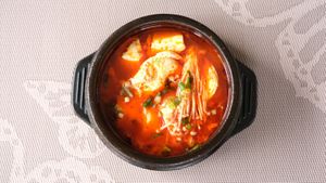 Sundubu(Soft Tofu) Jjigae at Manna Kitchen in Battambang