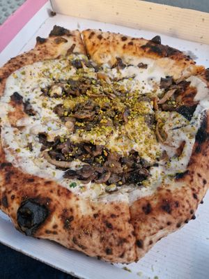  at RAZZO Vegan Pizza Bar - Südstadt in Cologne