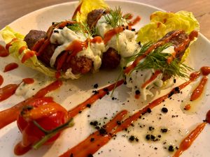 Köfte (greek « meatball ») and tzatziki at Bar Verde in Maastricht