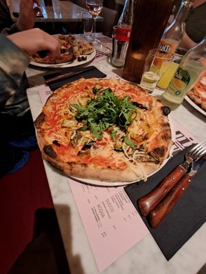Ortolana pizza some roasted aubergine and courgette with rocket at Pizza Beppe - Oudegracht in Utrecht