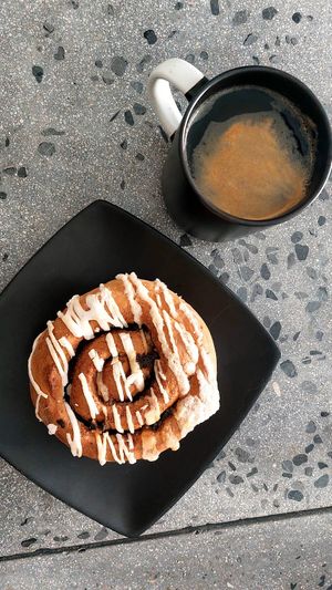 Rol de canela de la panadería Libres x siempre at Neek'kafé in Mexico City