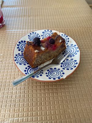 Bolo vegan at Café Jardim in Ourem