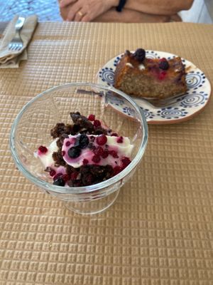 Sobremesa floresta negra (AINDA SEM PALAVRAS PARA DESCREVER ESTA SOBREMESA INCRÍVEL!) at Café Jardim in Ourem