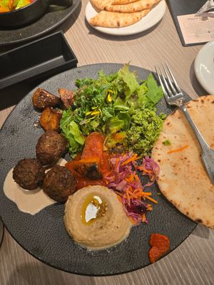 Vegan Meal Set, Falafel at plant more in Tokyo