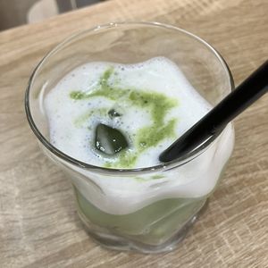 Matcha latte avena  at Sentir Café in Malaga