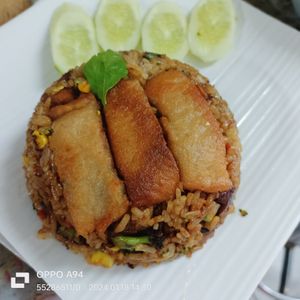 Vegan fried rice at White Lotus Vegetarian Restaurant in Vientiane