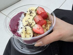 2000yen smoothie bowl  at TREE by NAKED - Meiji Park in Tokyo