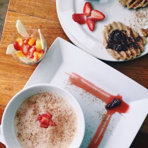 oatmeal with fruit and vegan waffles at Green Point in Cusco