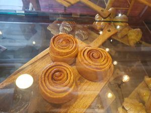 Heavenly cinnamon rolls at Green Point in Cusco
