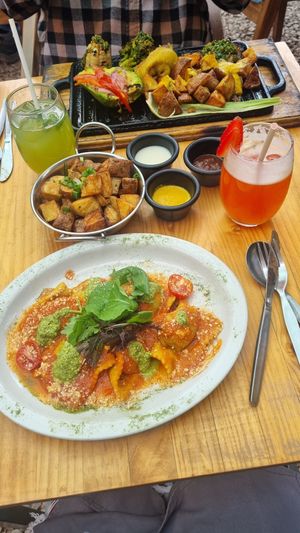 Parrillada vegana y ravioli at Green Point in Cusco