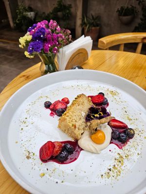 Vegan orange cake at Green Point in Cusco