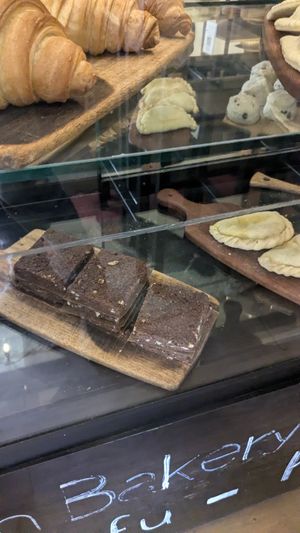 Mushroom Empanada 🥟 (delicious) | Brownie (too expensive) at Green Point in Cusco