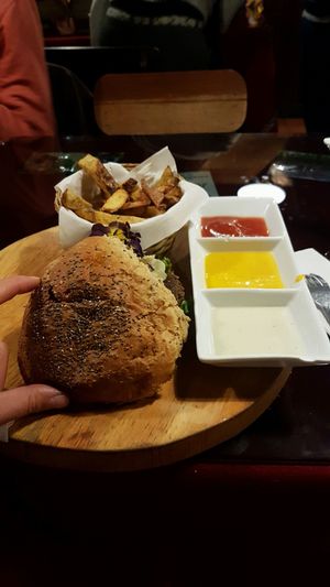 burger  at Green Point in Cusco