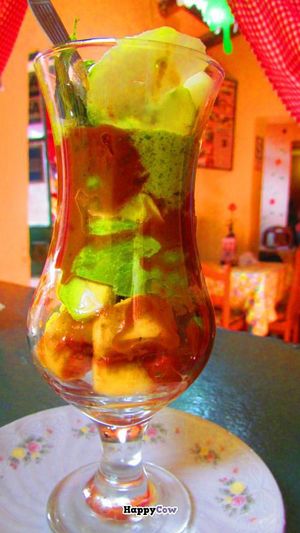 Cocktail de palmito y salsa de tomate at Green Point in Cusco