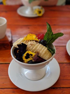 Açai bowl at Green Point in Cusco