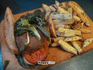 Blissful burger at Green Point in Cusco